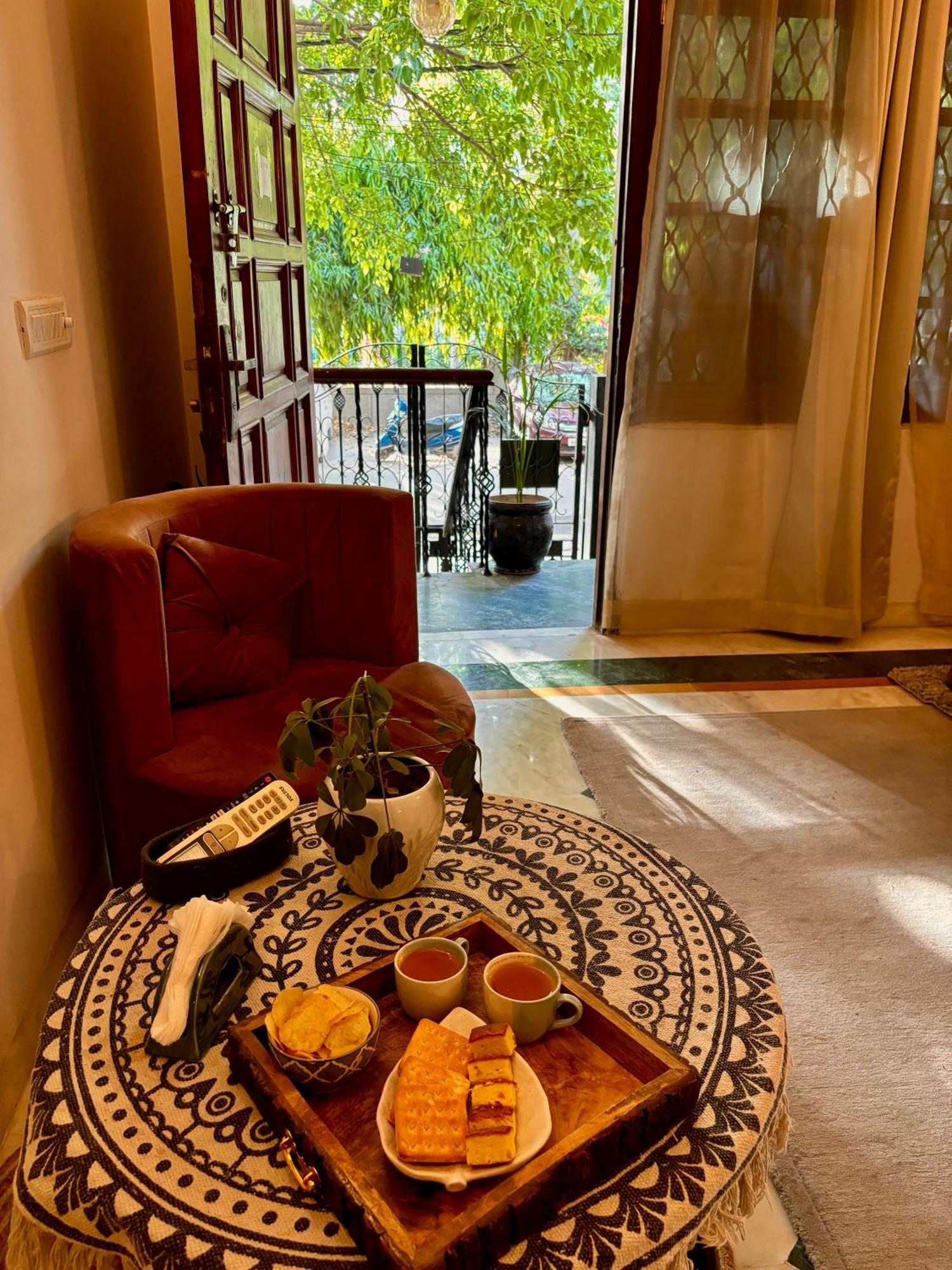 Atharva'S Homestay By Goaround Homes - Nehru Enclave Metro, South Delhi New Delhi Bagian luar foto