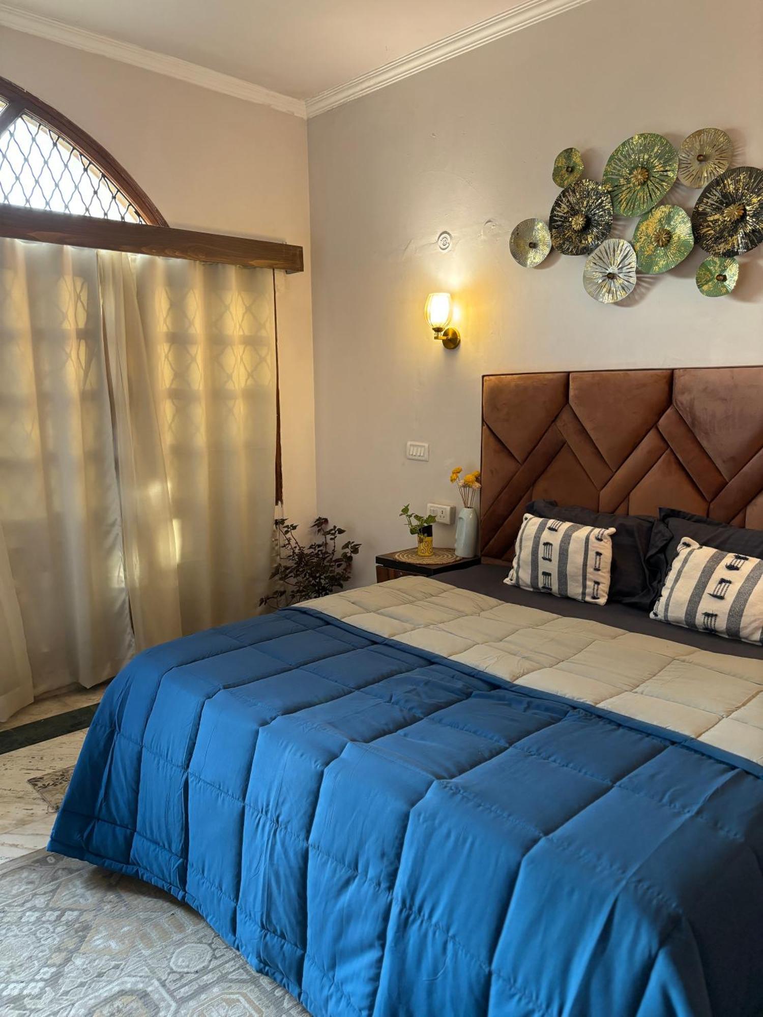Atharva'S Homestay By Goaround Homes - Nehru Enclave Metro, South Delhi New Delhi Bagian luar foto
