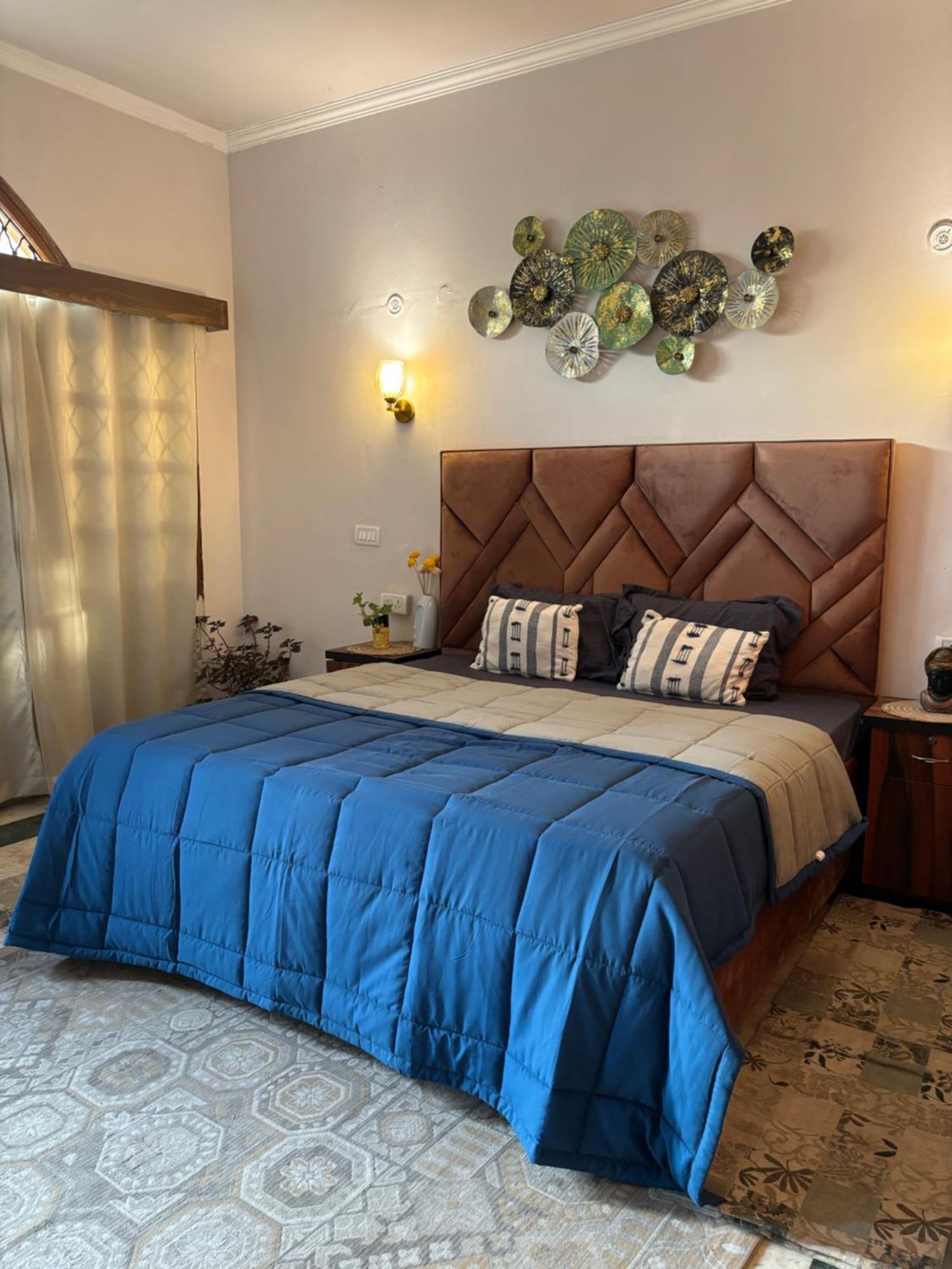 Atharva'S Homestay By Goaround Homes - Nehru Enclave Metro, South Delhi New Delhi Bagian luar foto