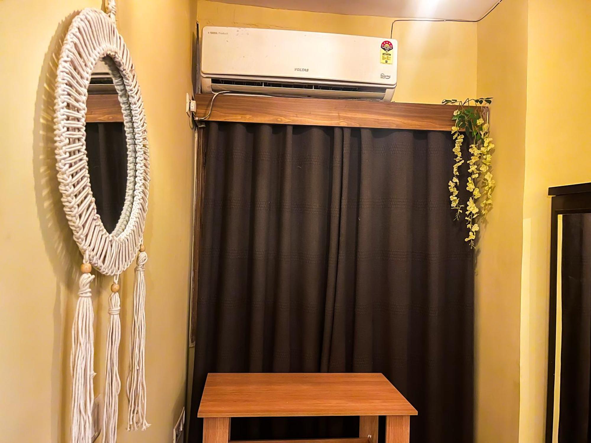 Atharva'S Homestay By Goaround Homes - Nehru Enclave Metro, South Delhi New Delhi Bagian luar foto