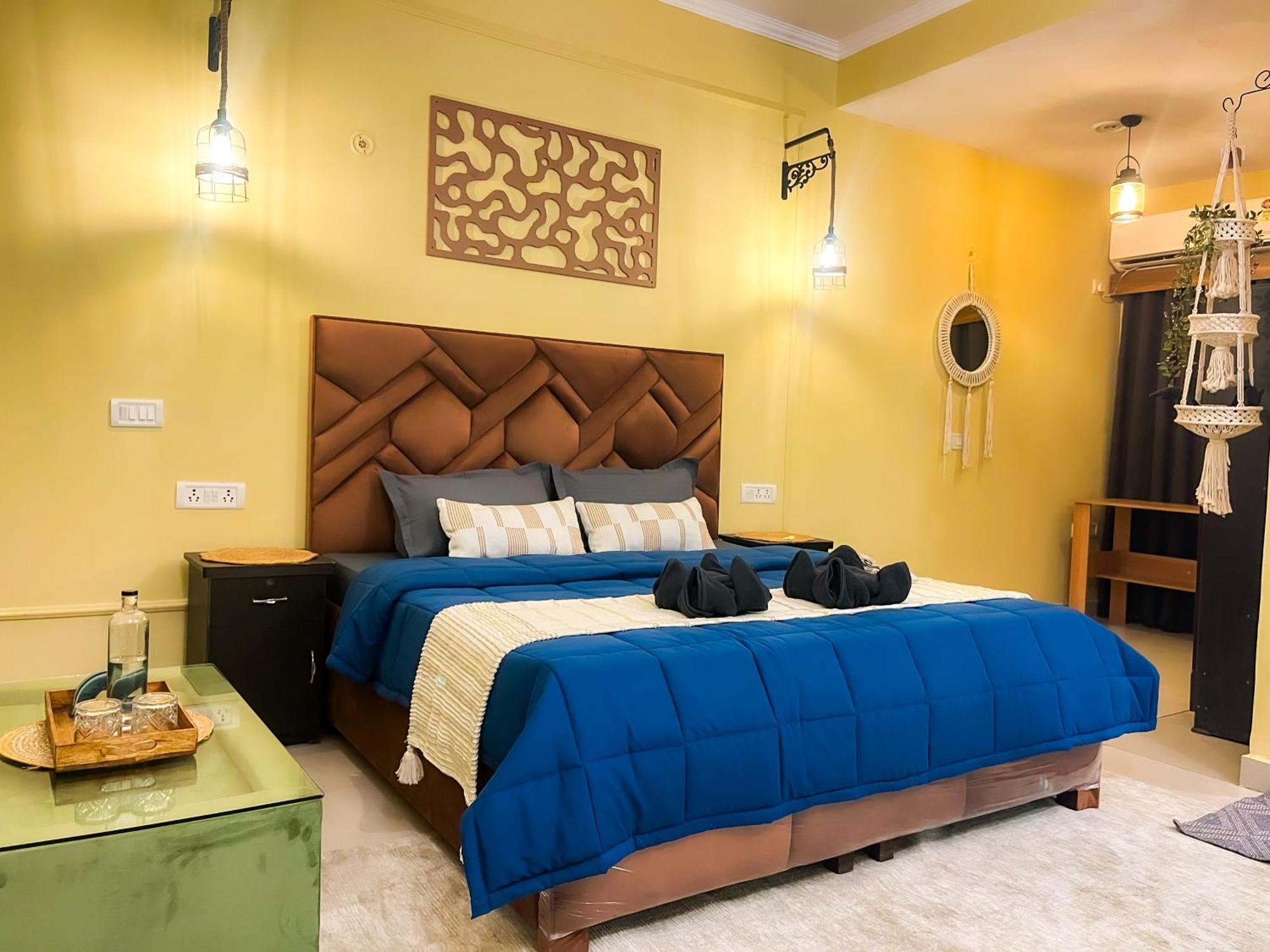 Atharva'S Homestay By Goaround Homes - Nehru Enclave Metro, South Delhi New Delhi Bagian luar foto