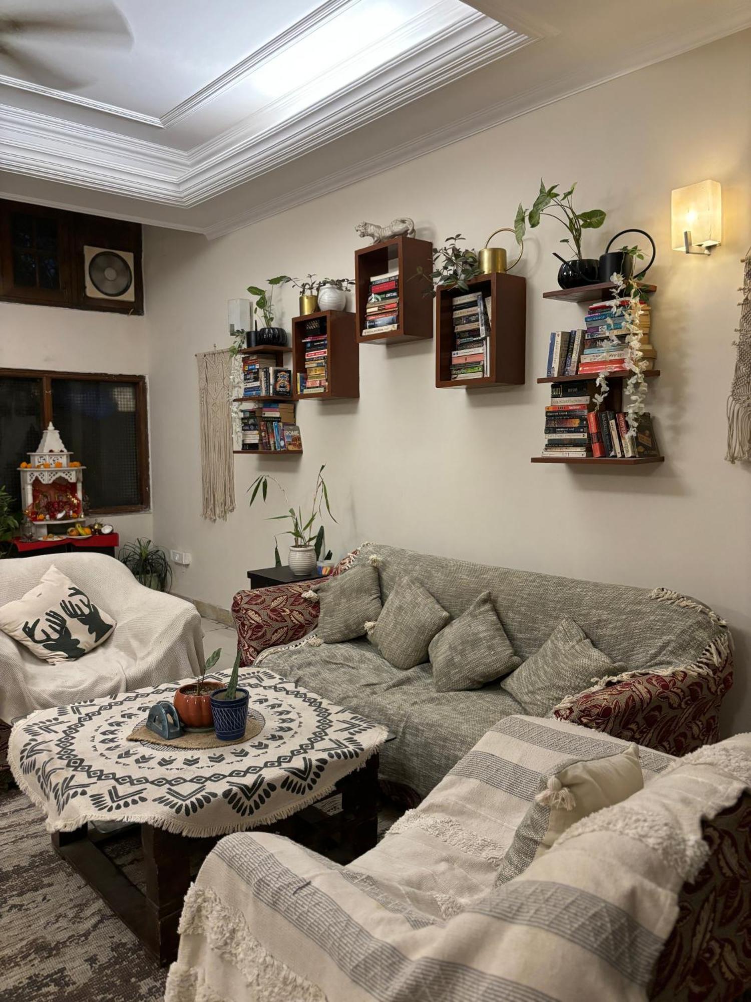Atharva'S Homestay By Goaround Homes - Nehru Enclave Metro, South Delhi New Delhi Bagian luar foto