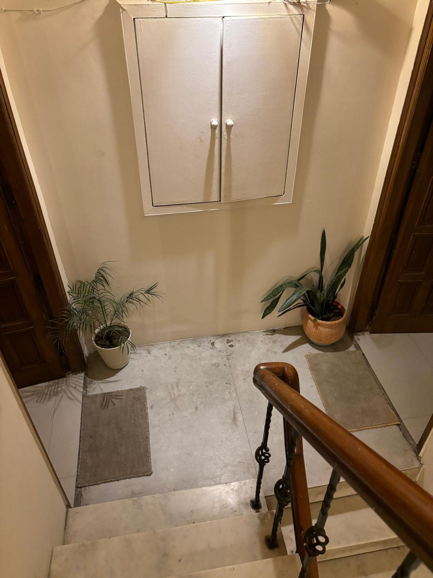 Atharva'S Homestay By Goaround Homes - Nehru Enclave Metro, South Delhi New Delhi Bagian luar foto