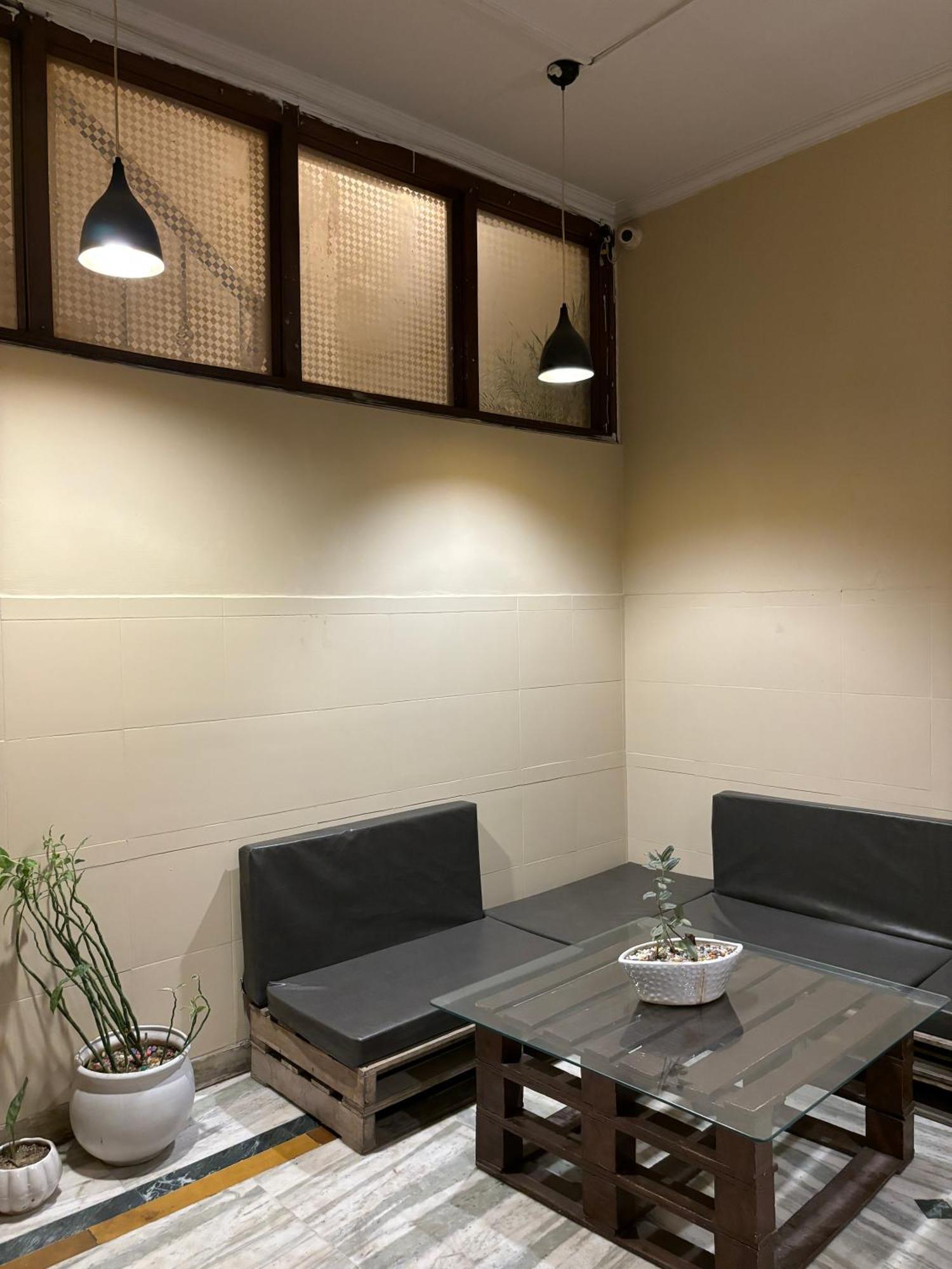 Atharva'S Homestay By Goaround Homes - Nehru Enclave Metro, South Delhi New Delhi Bagian luar foto