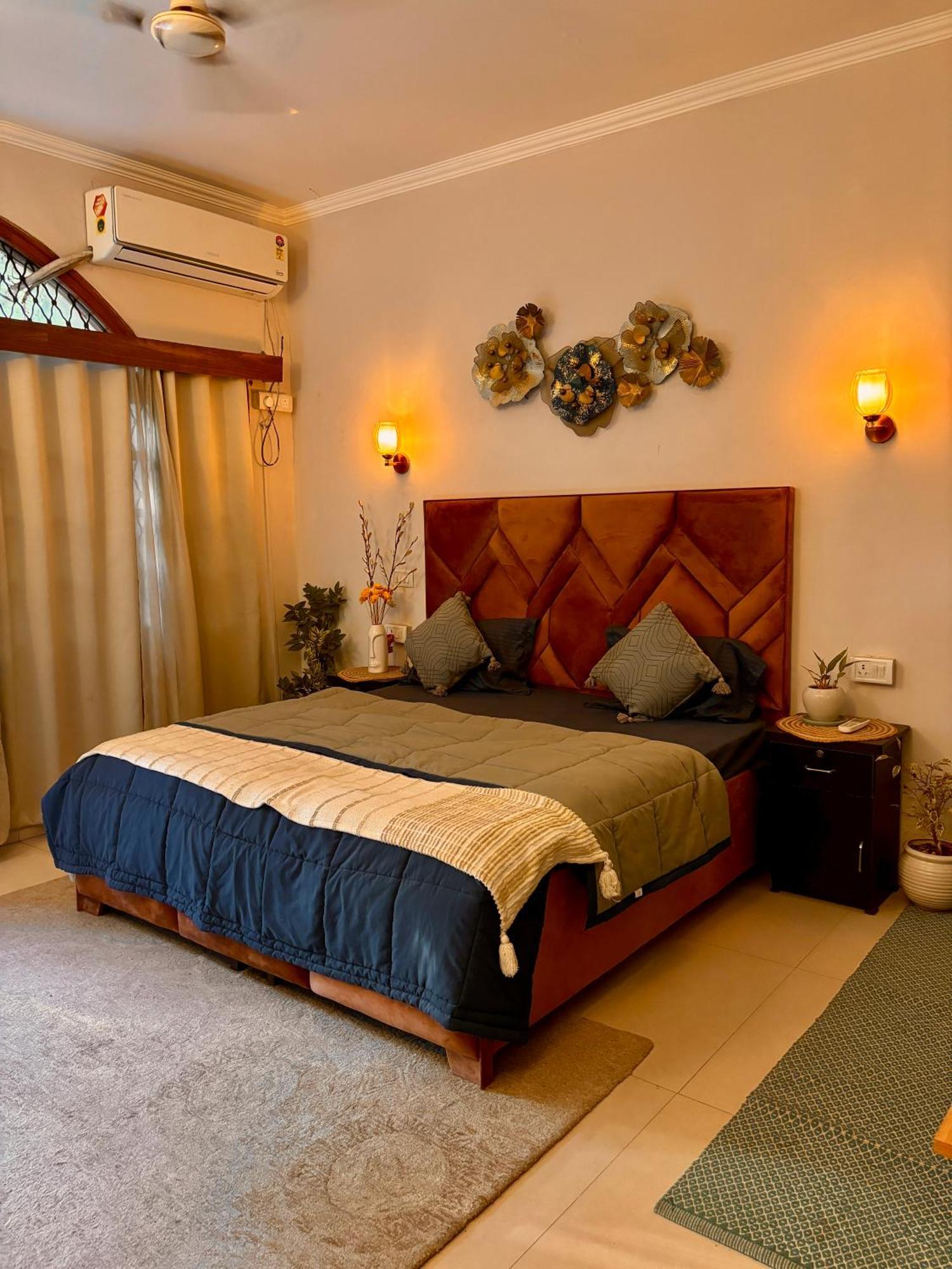 Atharva'S Homestay By Goaround Homes - Nehru Enclave Metro, South Delhi New Delhi Bagian luar foto