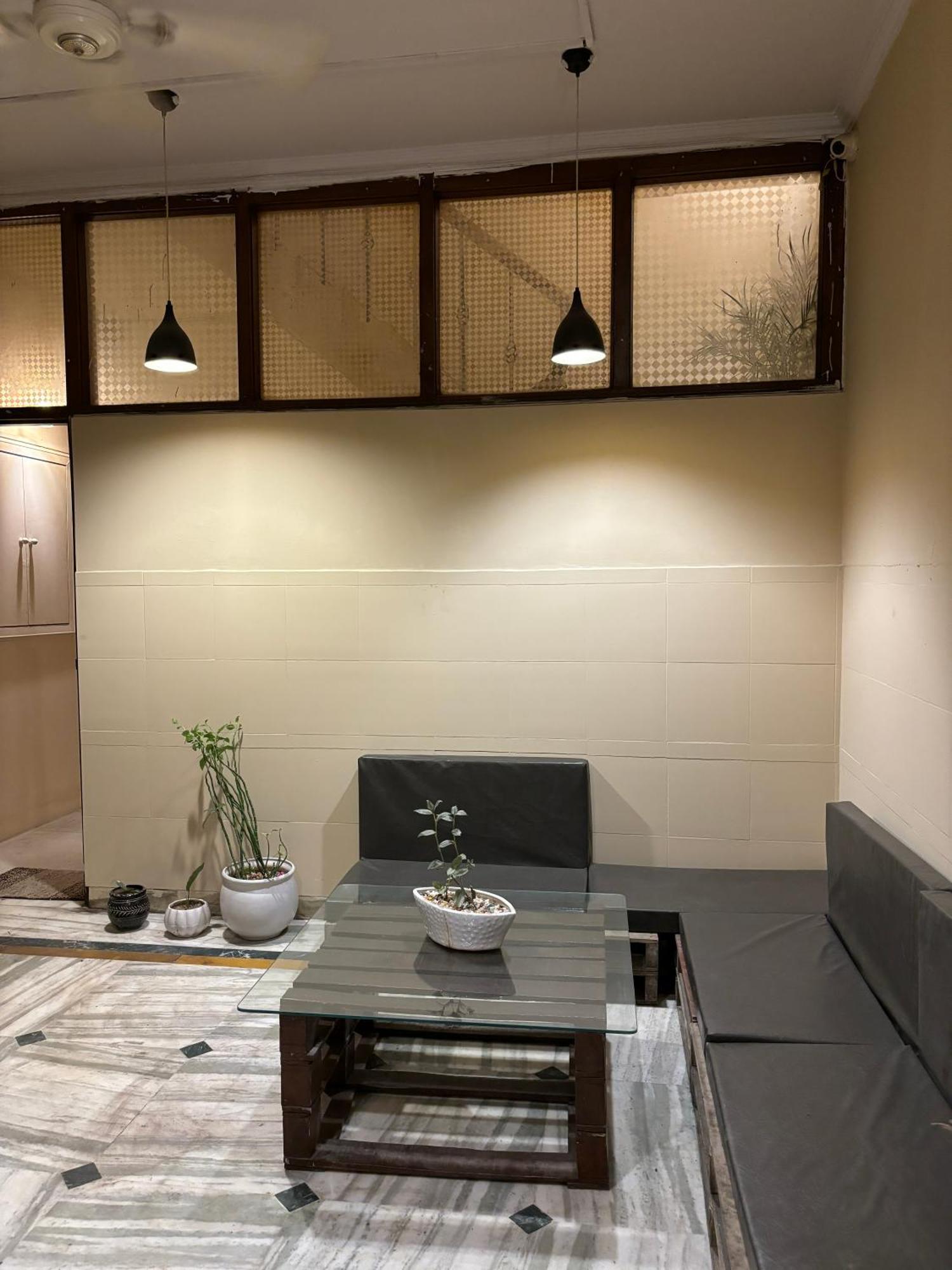 Atharva'S Homestay By Goaround Homes - Nehru Enclave Metro, South Delhi New Delhi Bagian luar foto