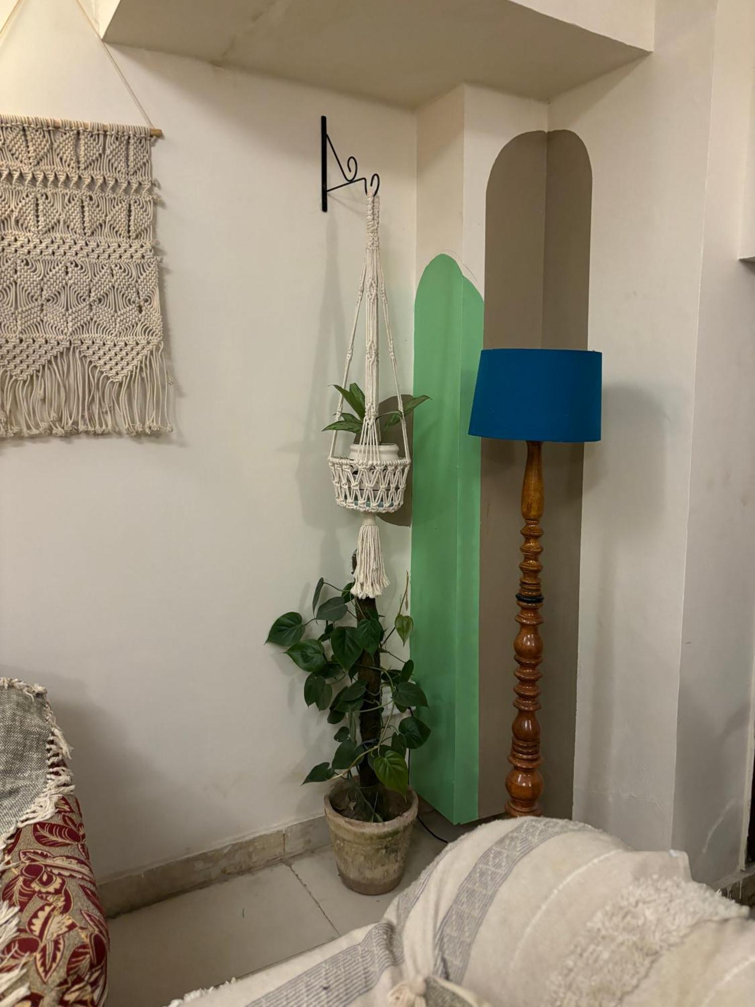 Atharva'S Homestay By Goaround Homes - Nehru Enclave Metro, South Delhi New Delhi Bagian luar foto
