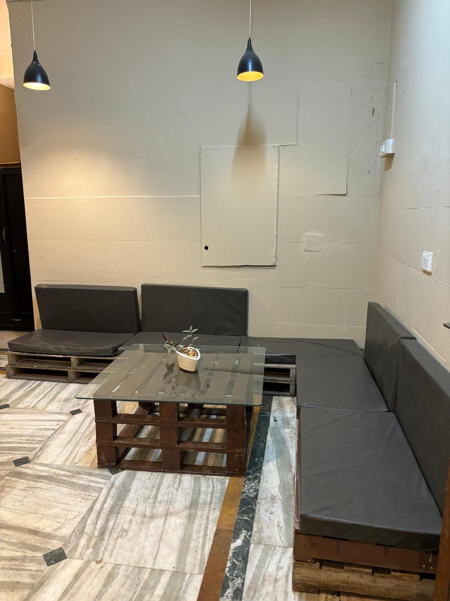 Atharva'S Homestay By Goaround Homes - Nehru Enclave Metro, South Delhi New Delhi Bagian luar foto